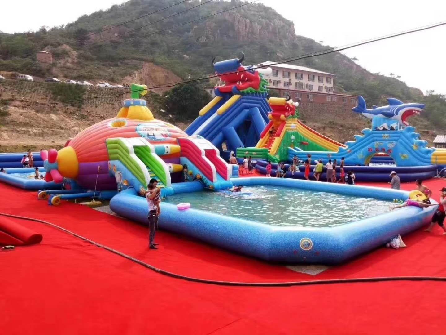 大名深海潜艇充气水上乐园